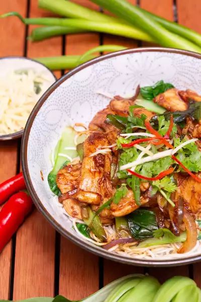 Chicken Nudeln Bowl 雞肉麵戳碗