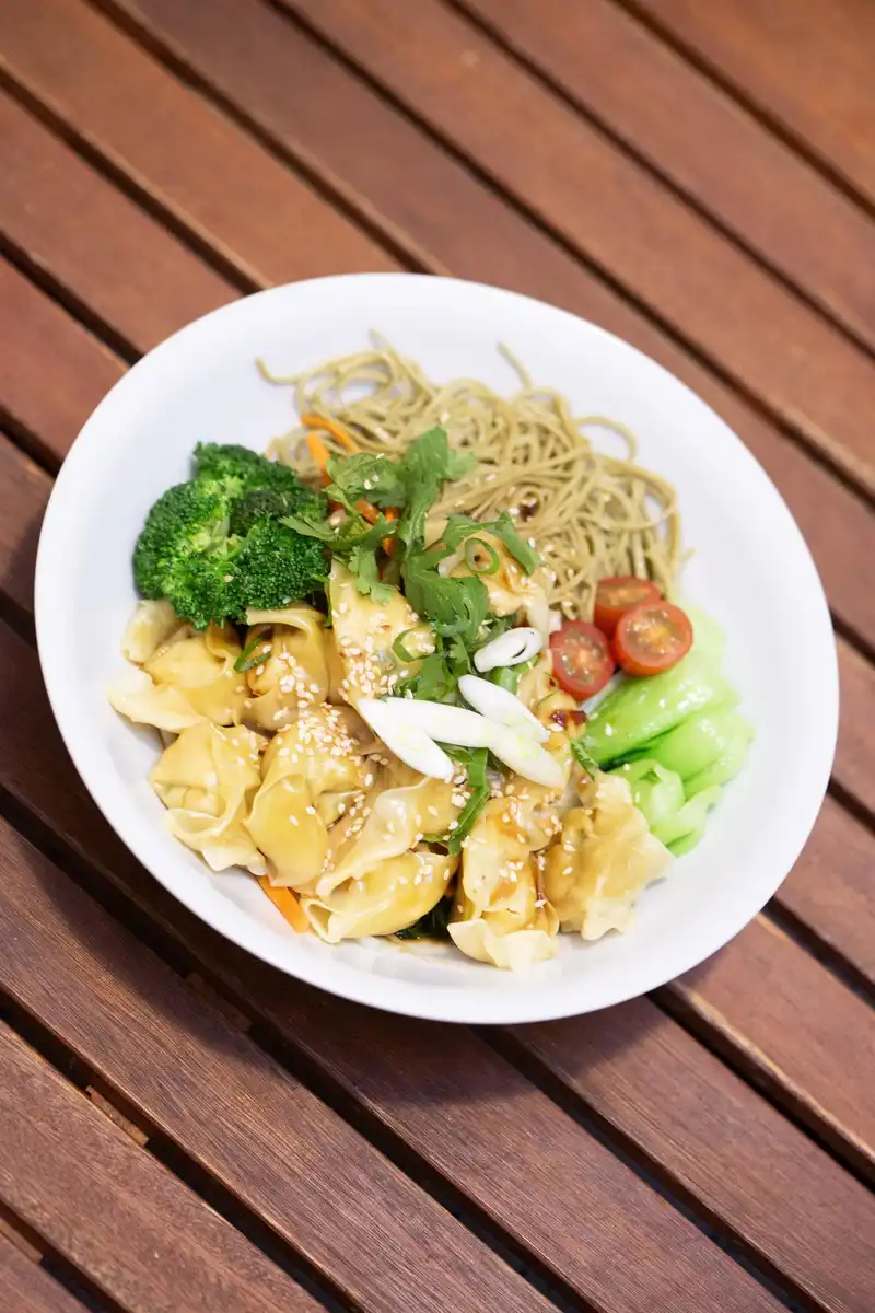 Wan Tan Protein Noodle Bowl 高蛋白餛飩撈麵